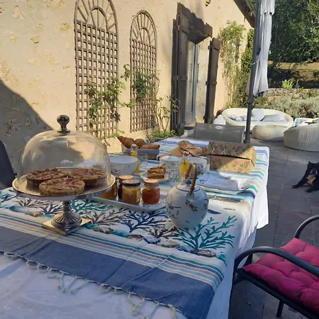 Bed & Breakfast Les Taloches 4*