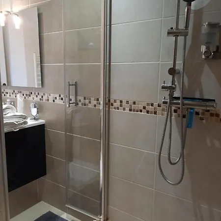 Les Taloches Bed & Breakfast 4*